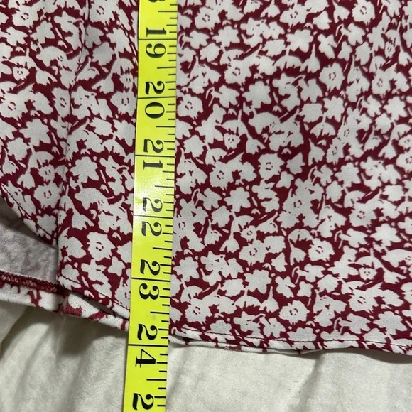 LOFT Sleeveless Floral Blouse - Black and White - Picture 6 of 9